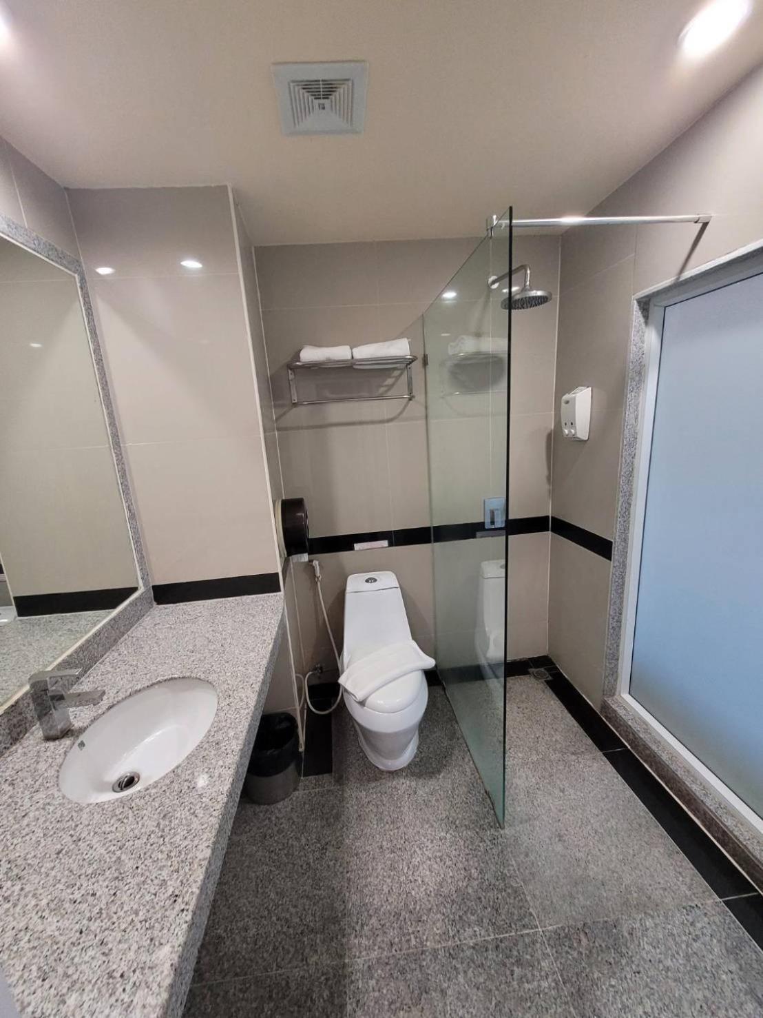 Ease Jomtien Hotel Zewnętrze zdjęcie